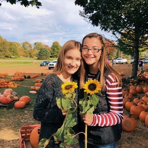 Meet your Posher, Ella